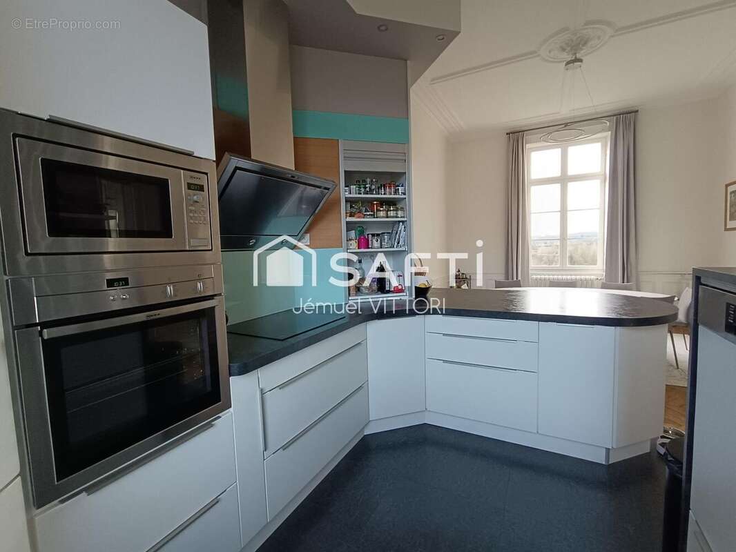 Maison 240 m² à Ernee  - photo 5