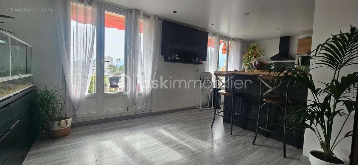 Appartement à LE PONT-DE-CLAIX