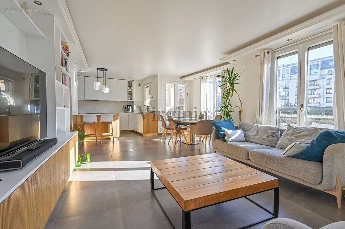 Appartement à CHARENTON-LE-PONT