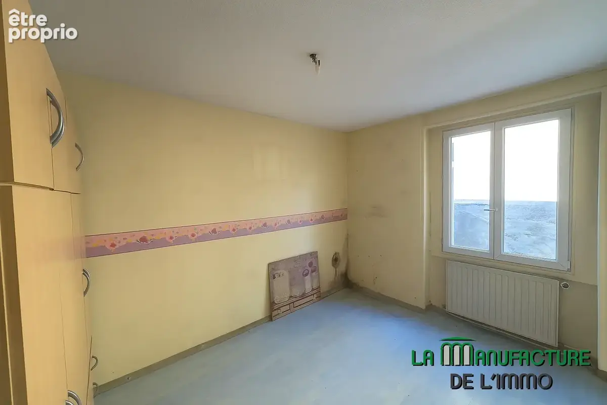 Immeuble avec hangard et garages secteur terrenoire proche des acces autoroutier - photo 20