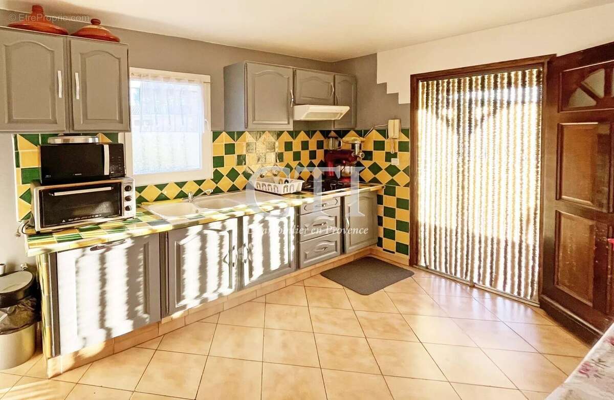 Maison à MIRABEL-AUX-BARONNIES