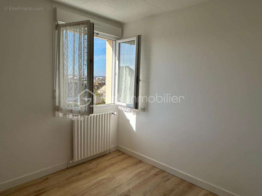 Maison à VILLAINES-LA-JUHEL