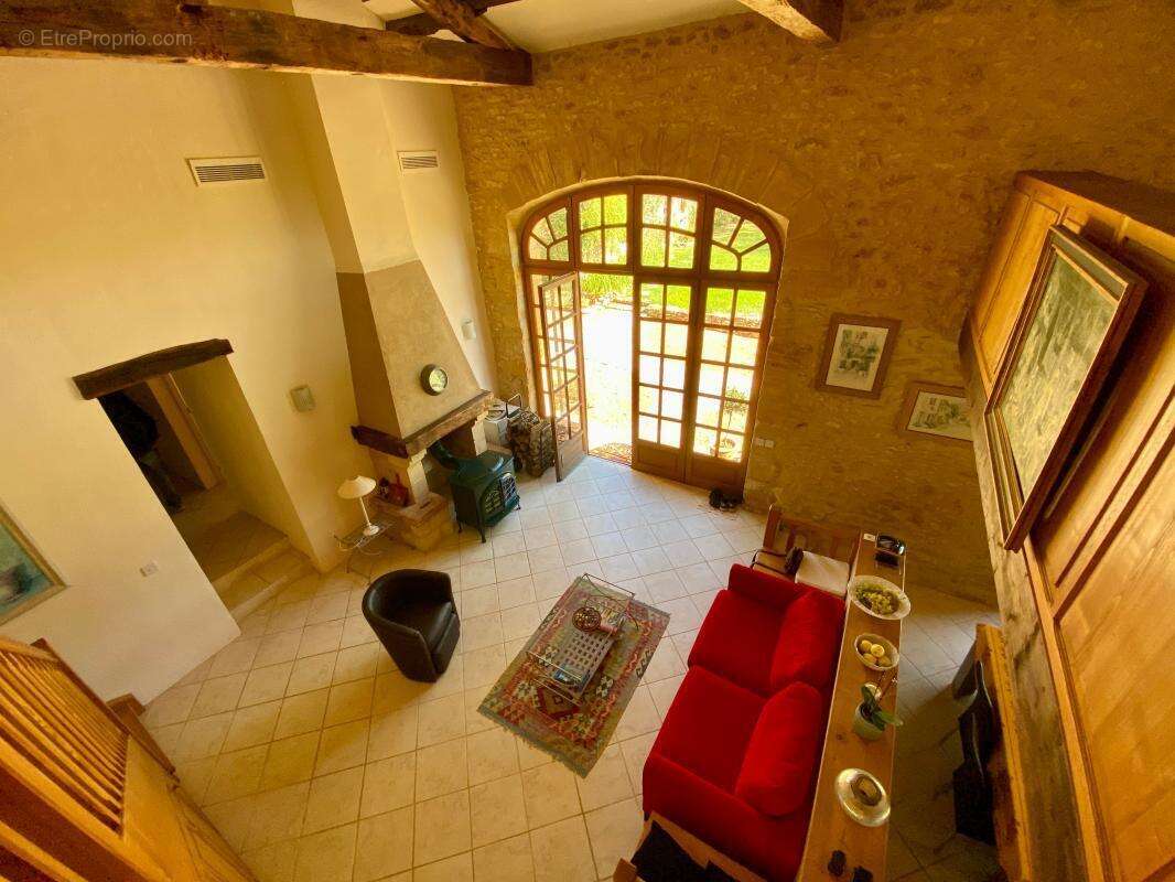 Maison à MAUZAC-ET-GRAND-CASTANG