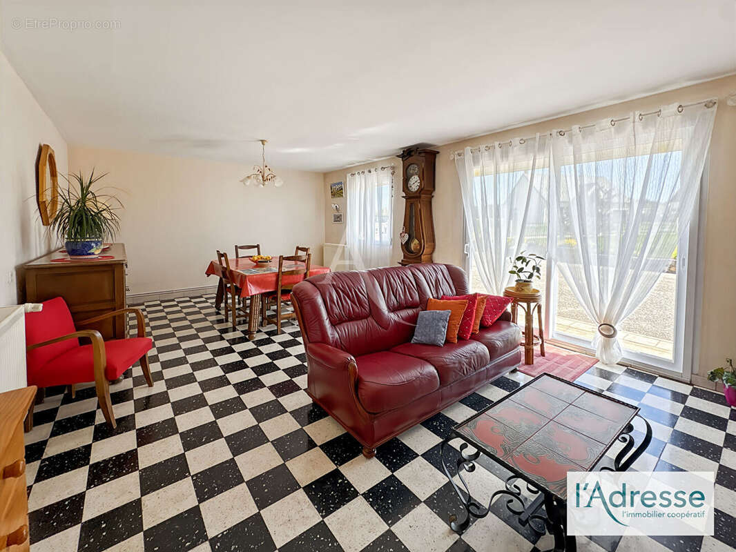 Maison à FLEURY-SUR-ANDELLE