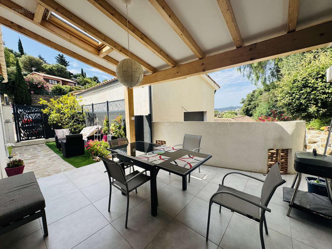 Maison à BORMES-LES-MIMOSAS