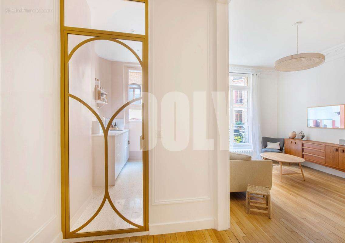 Appartement à PARIS-18E