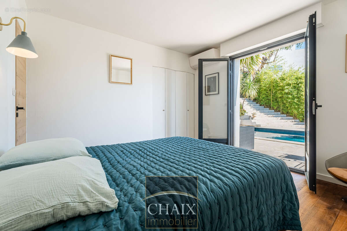 Belle contemporaine avec vue mer - appartement indépendant- piscine - garage - photo 11