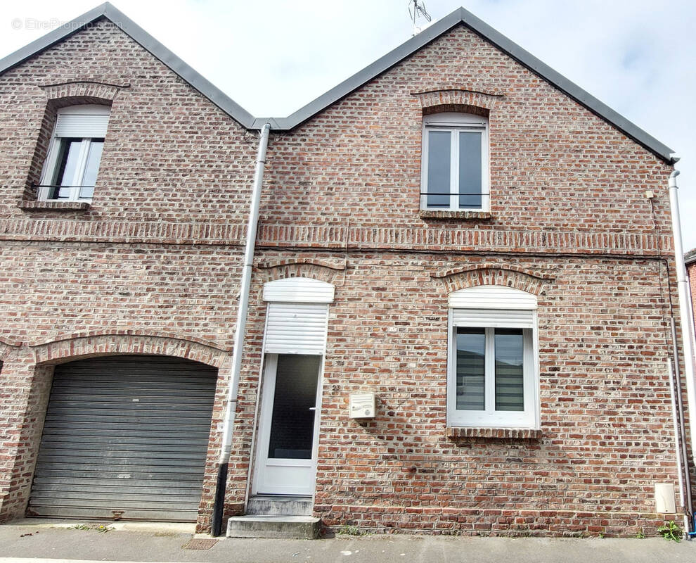 Maison à NEUVILLE-SAINT-REMY