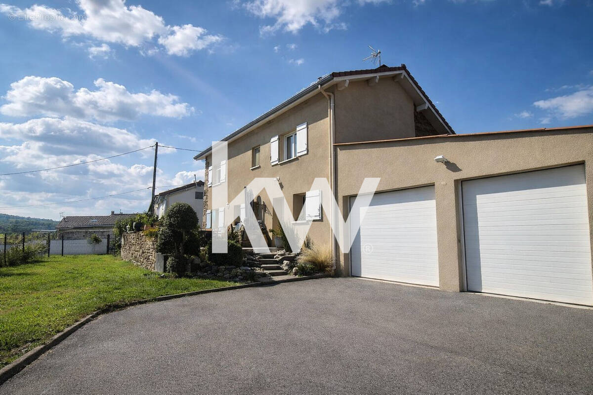 Maison à SAINT-DIDIER-SOUS-RIVERIE