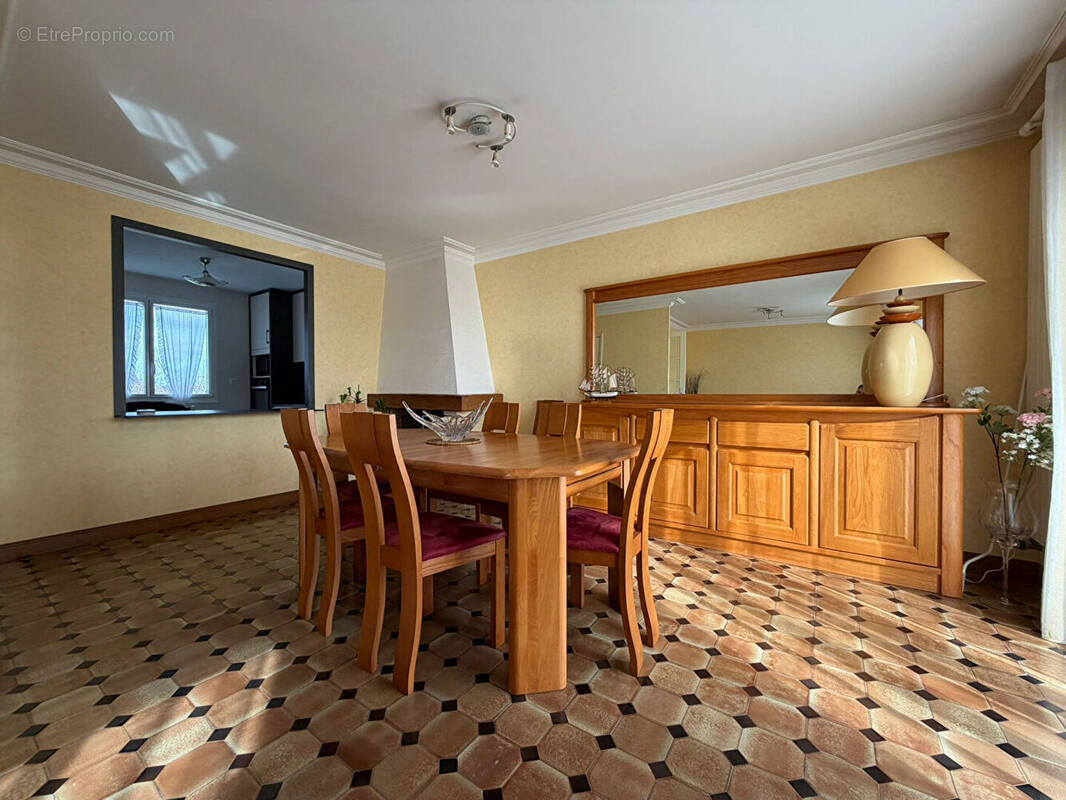 Maison à SAINT-SEBASTIEN-SUR-LOIRE