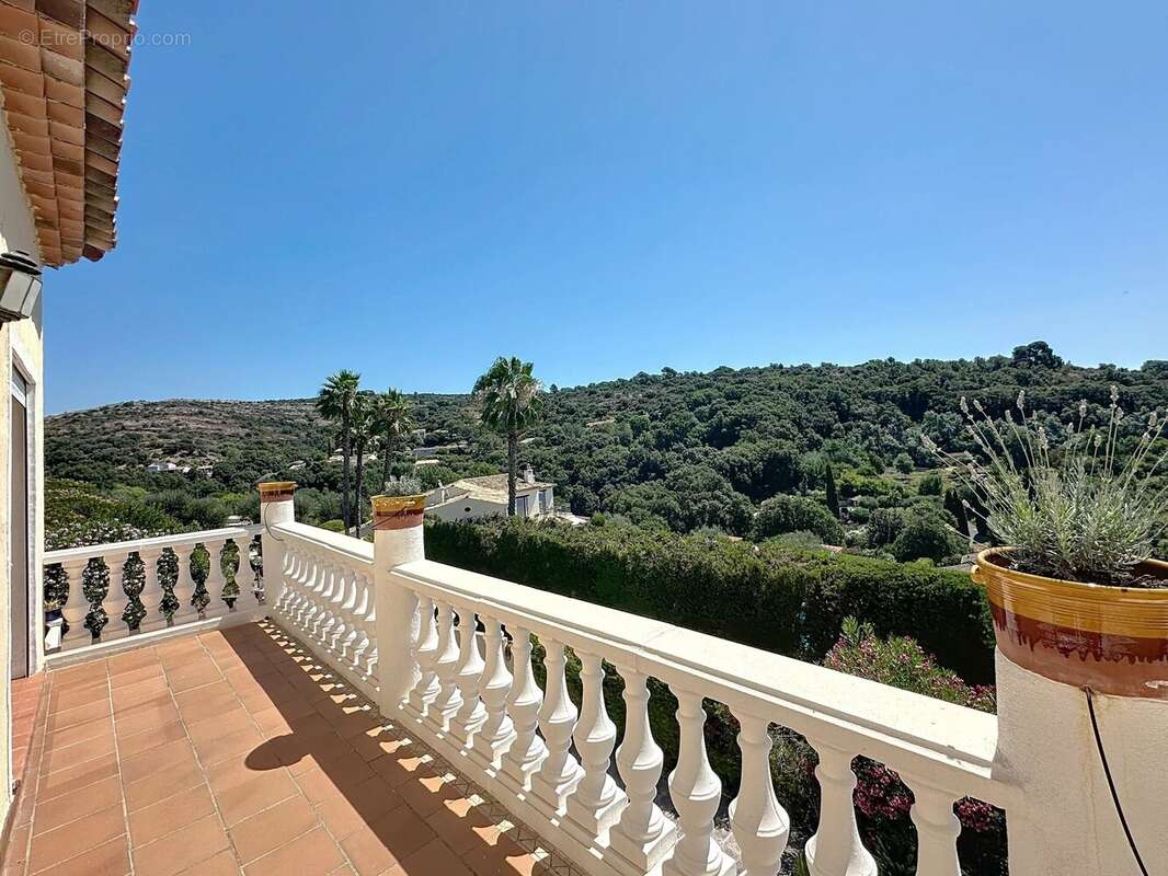 GRANDE VILLA BIOT (06410) vue mer du salon et des chambres - photo 36