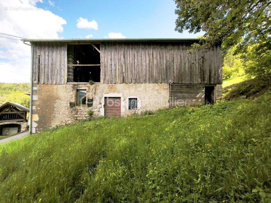 Mieussy – Ivoray : Ancienne ferme 245 m² à rénover - photo 4
