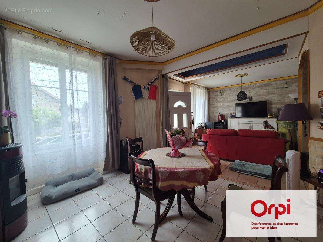 Maison à TERRASSON-LAVILLEDIEU