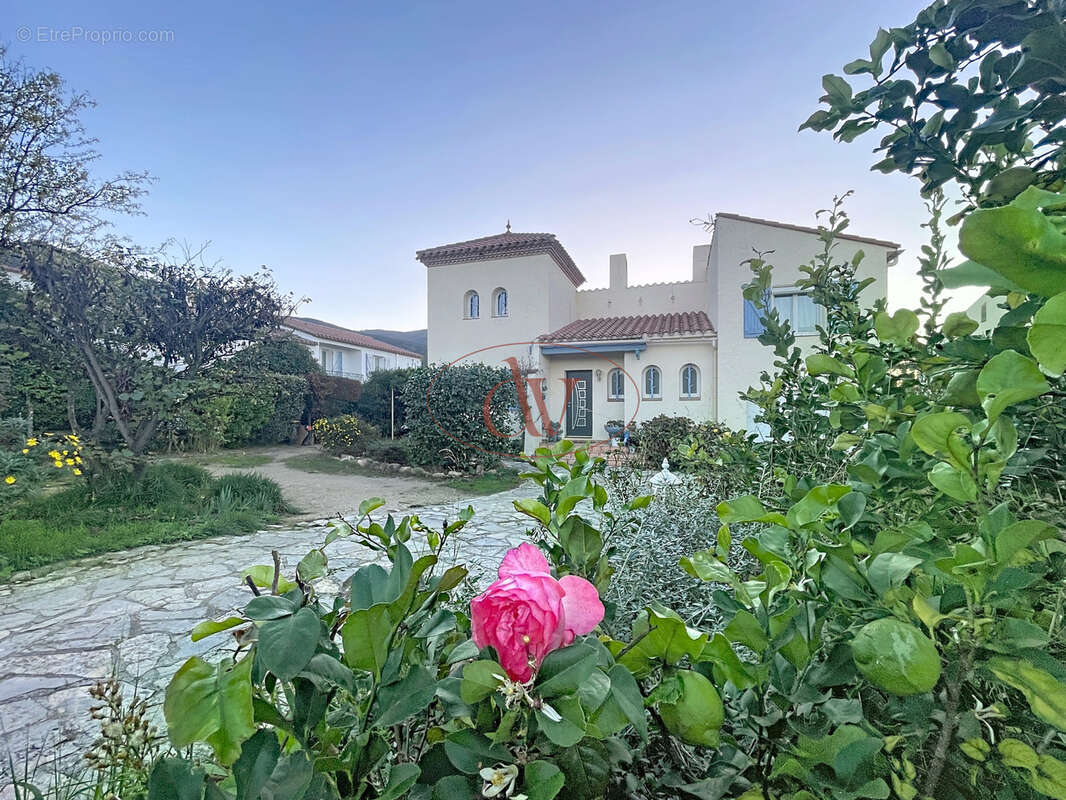 Maison à LAROQUE-DES-ALBERES