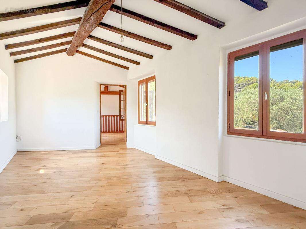 Maison à DRAP