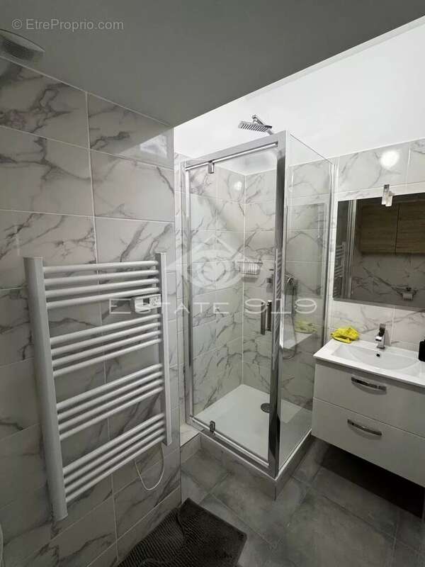 Appartement à MARSEILLE-1E