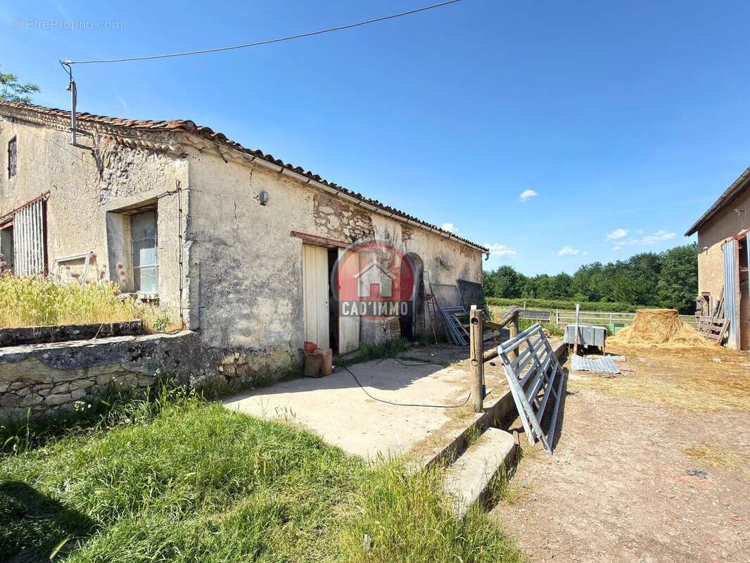 Maison à GAGEAC-ET-ROUILLAC