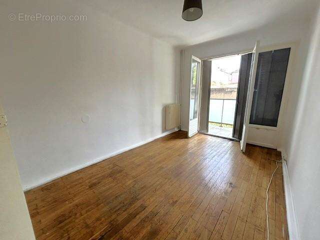   - Appartement à VILLEURBANNE