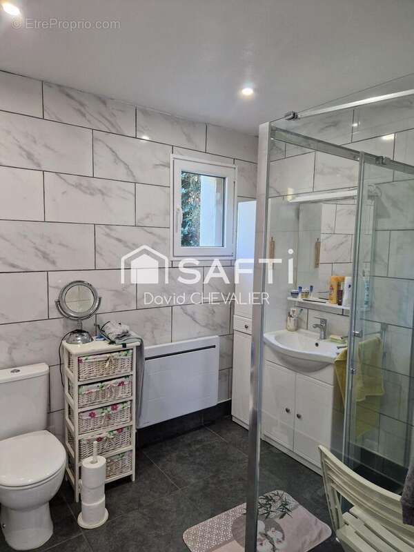 Maison 135 m² à Saint-Genis-De-Saintonge  - photo 7
