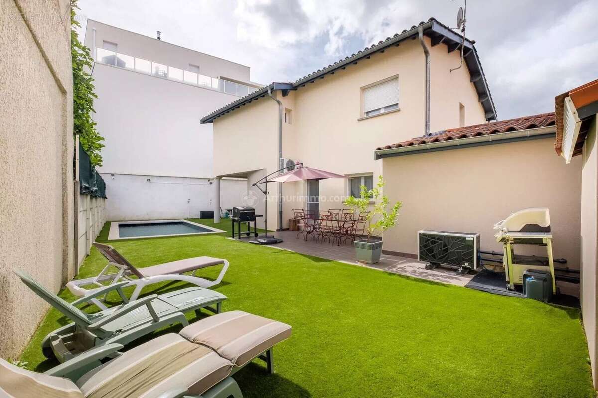Maison à VILLEURBANNE