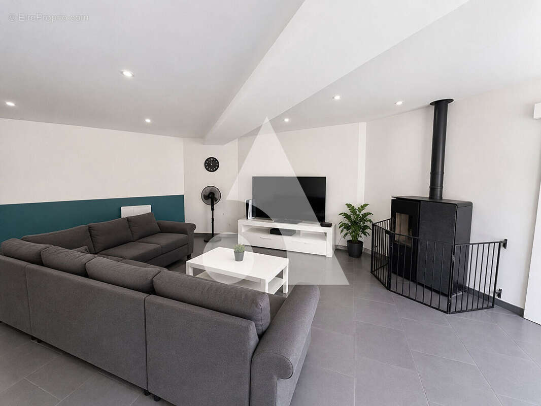 Maison Loffre 4 pièce(s) 210 m2 - photo 2