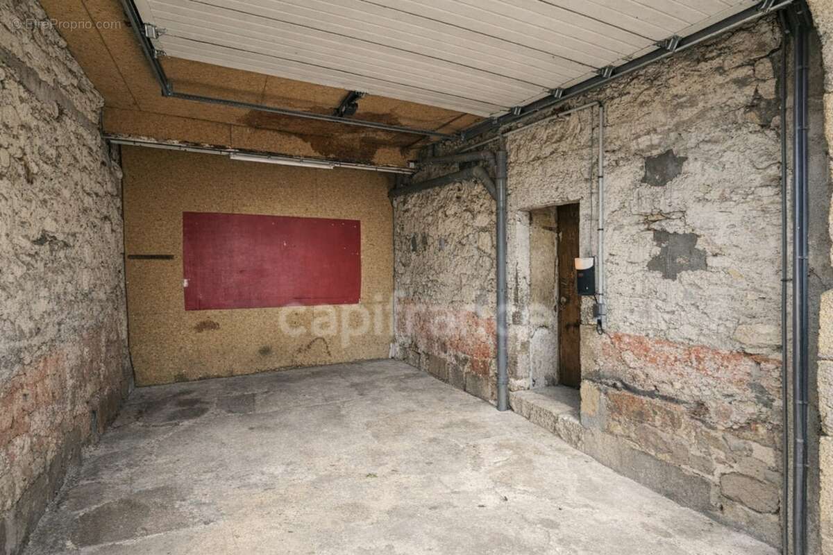 Garage fermé avec potentiel d'extension - à vendre à Mouchard  (39330) - photo 2