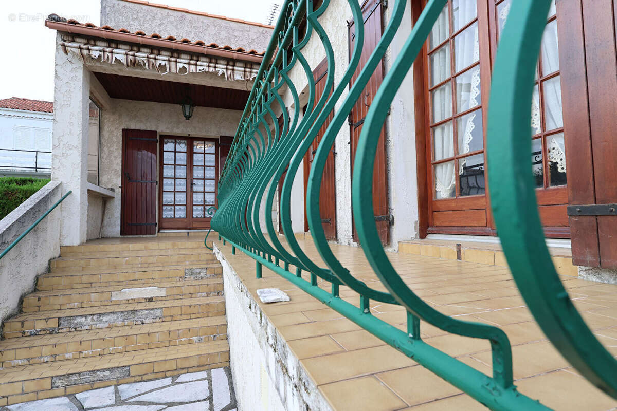 Maison à SAINT-GEORGES-DE-DIDONNE