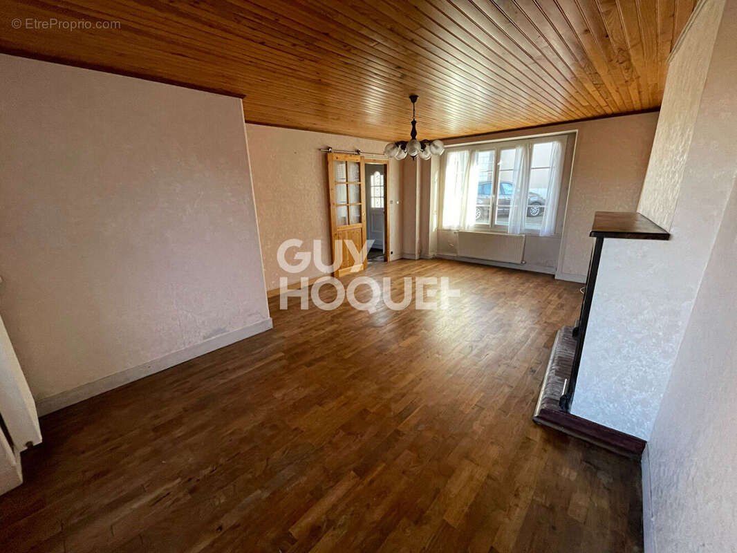 Maison à DOL-DE-BRETAGNE