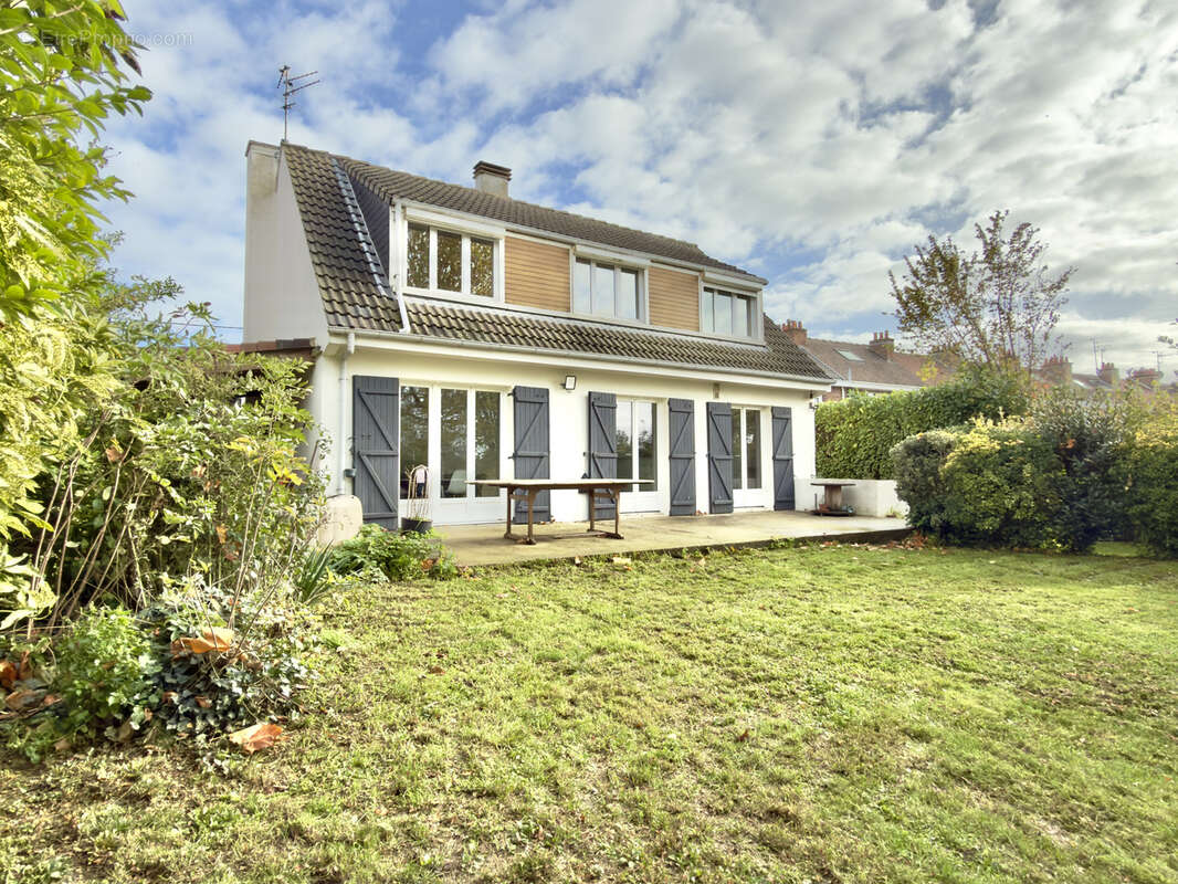 Maison à HOUPLIN-ANCOISNE