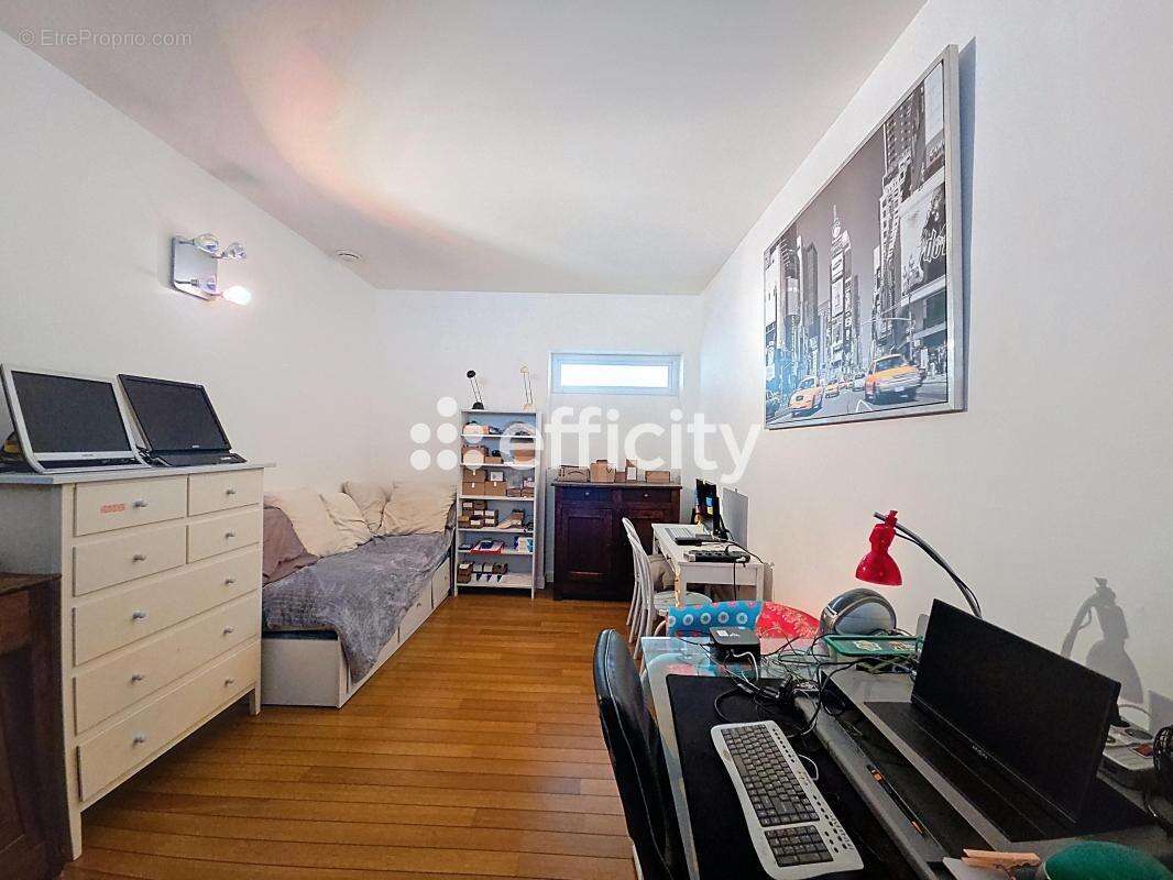 Appartement à MARSEILLE-6E