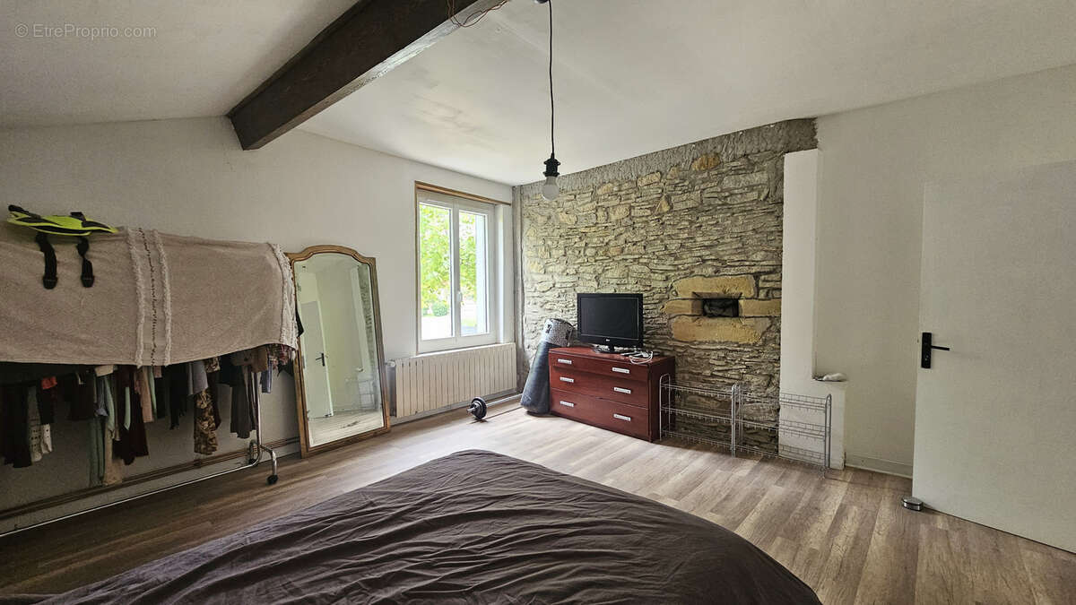 Maison de caractère, 288m2 hab. au cœur du village - photo 14
