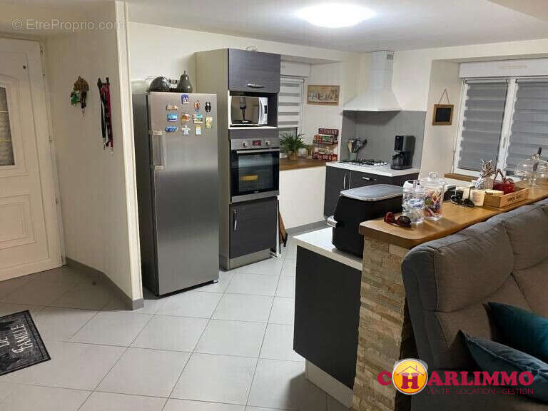 Maison 130 m² à Chabanais  - photo 3