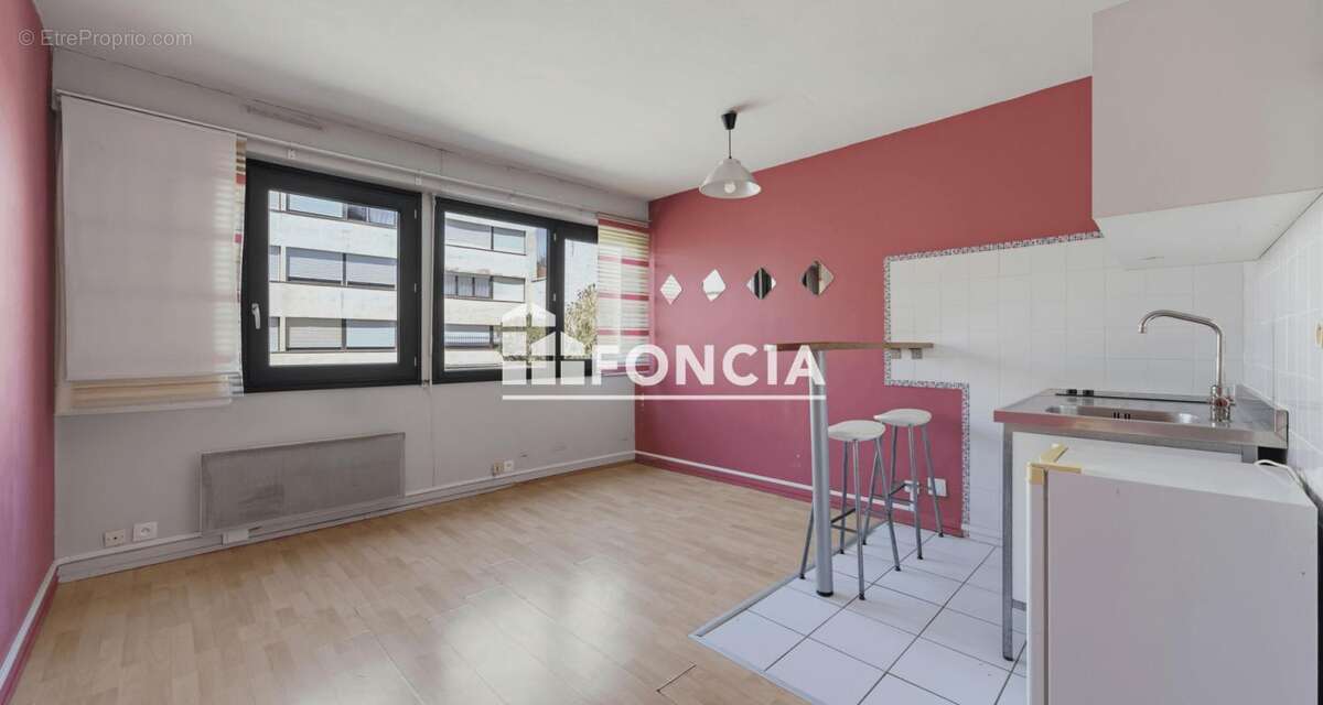 Studio vendu libre avec parking - photo 6