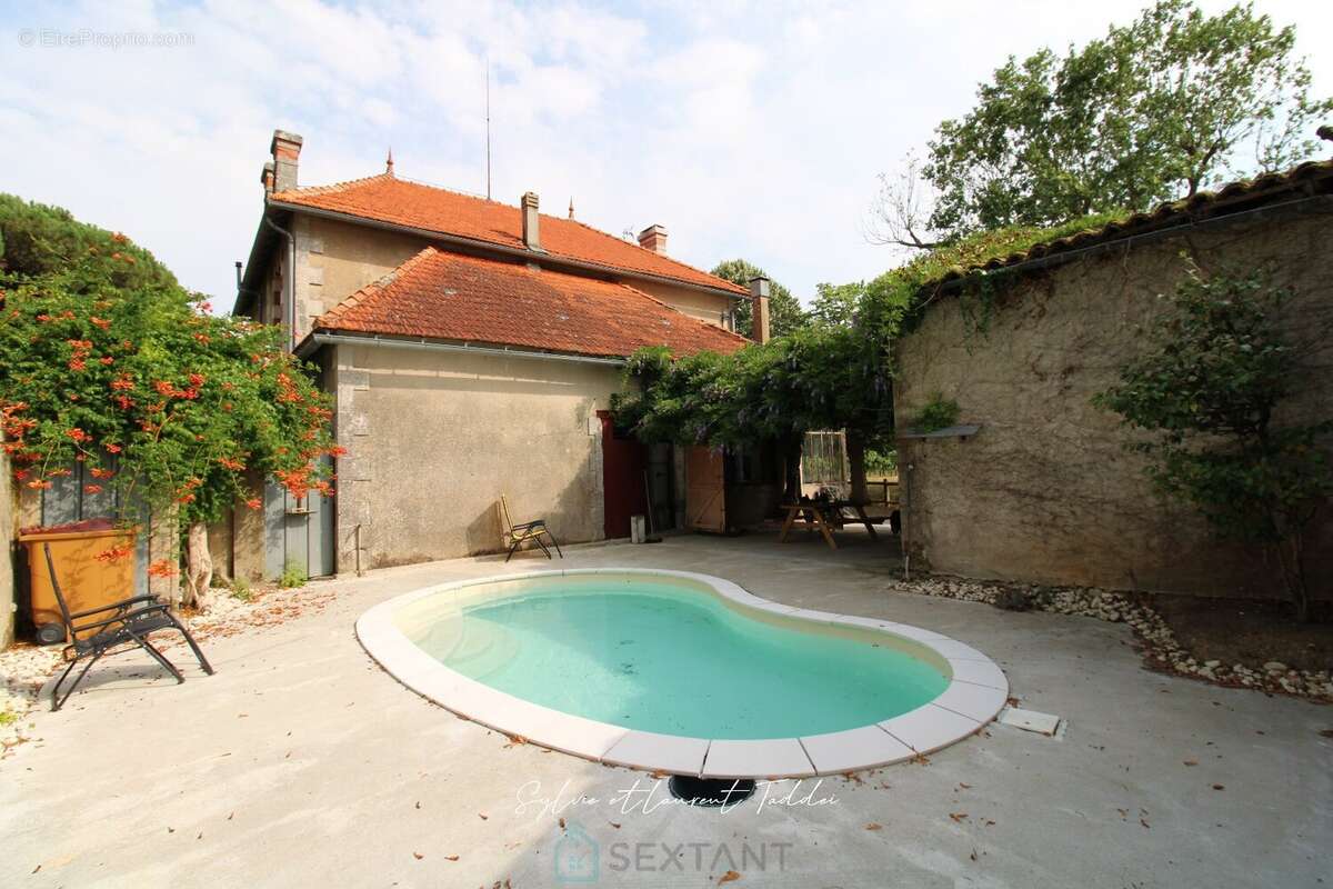 Maison bourgeoise en pierre renovee avec piscine, dependances et plus de 3,6 hectares de terrain - photo 15