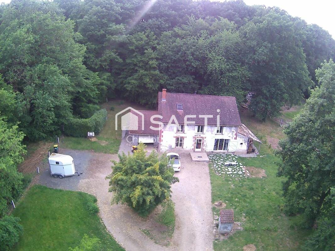 Photo 1 - Maison à SAINT-PRIEST-BRAMEFANT