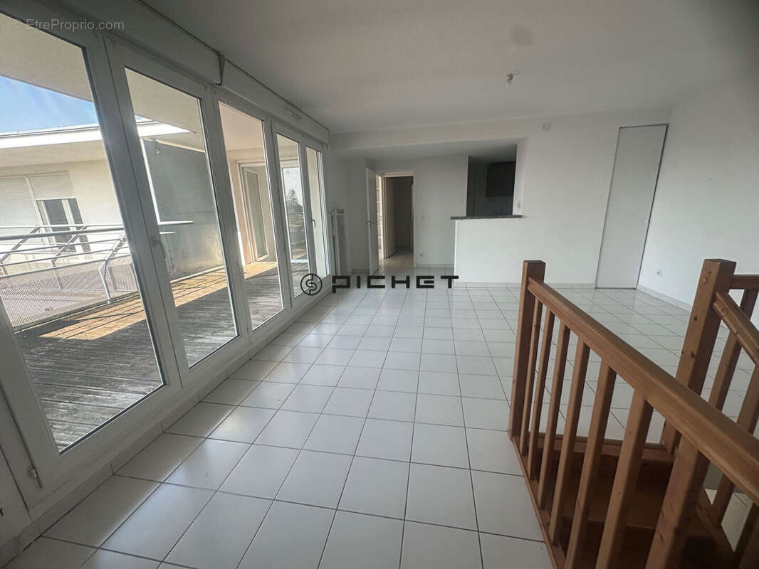 Appartement à VILLENAVE-D'ORNON