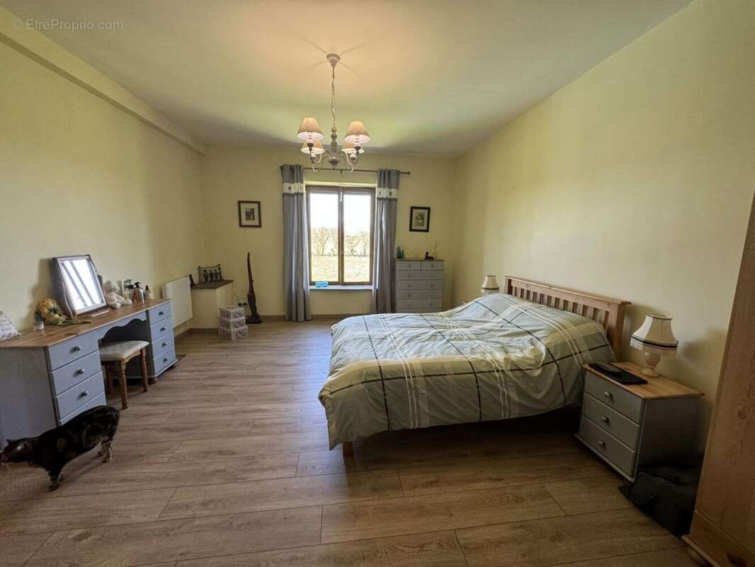 Maison à LE GRAND-BOURG