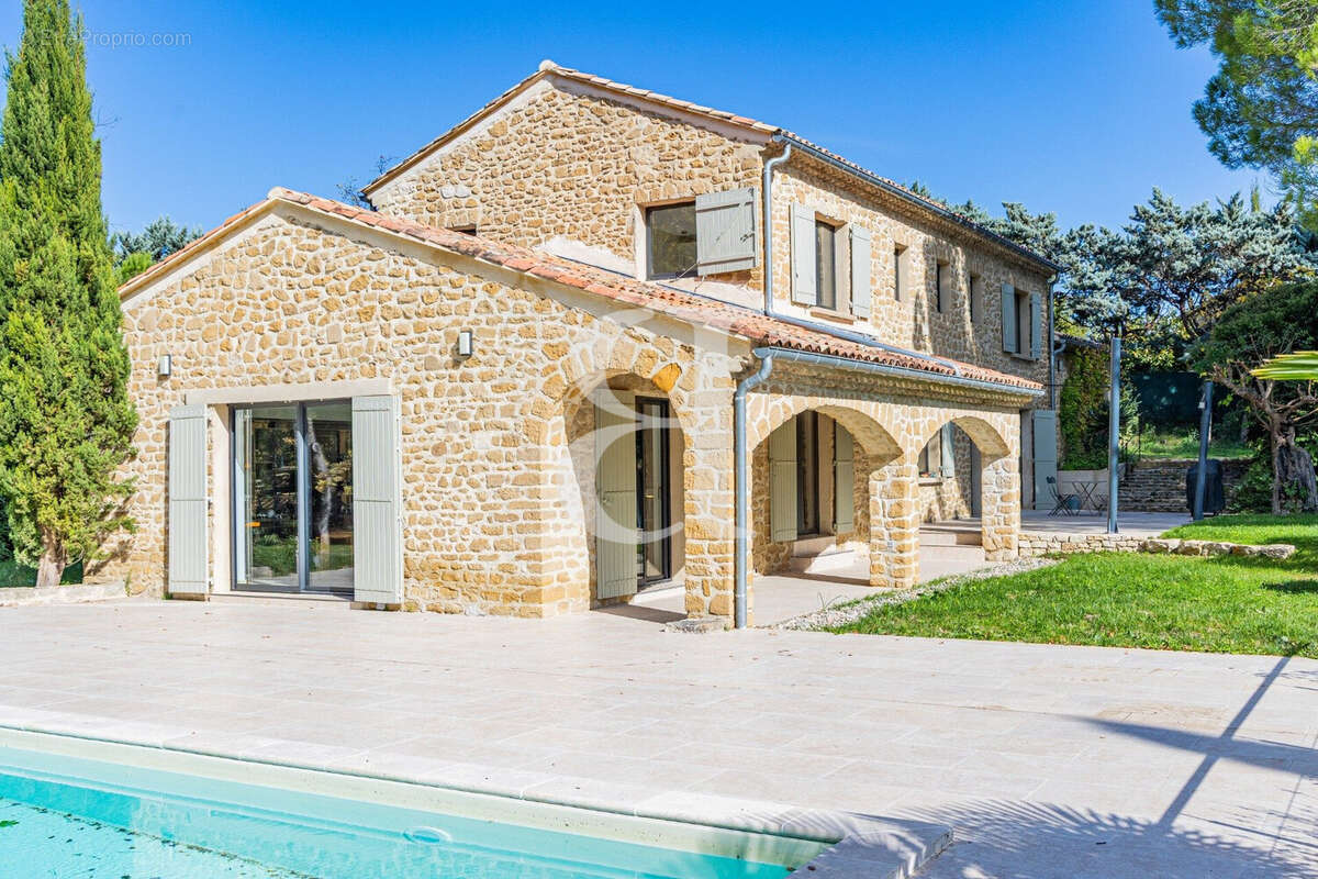 Maison à VAISON-LA-ROMAINE