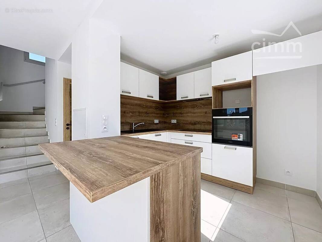 Maison à L&#039;ISLE-SUR-LA-SORGUE