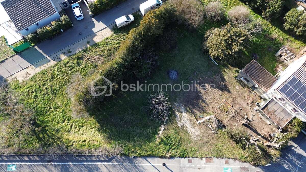 A vendre terrain constructible de 350 m2 sur Cazan , hors lotissement - photo 4