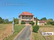 Maison à CHAVANNES-SUR-REYSSOUZE