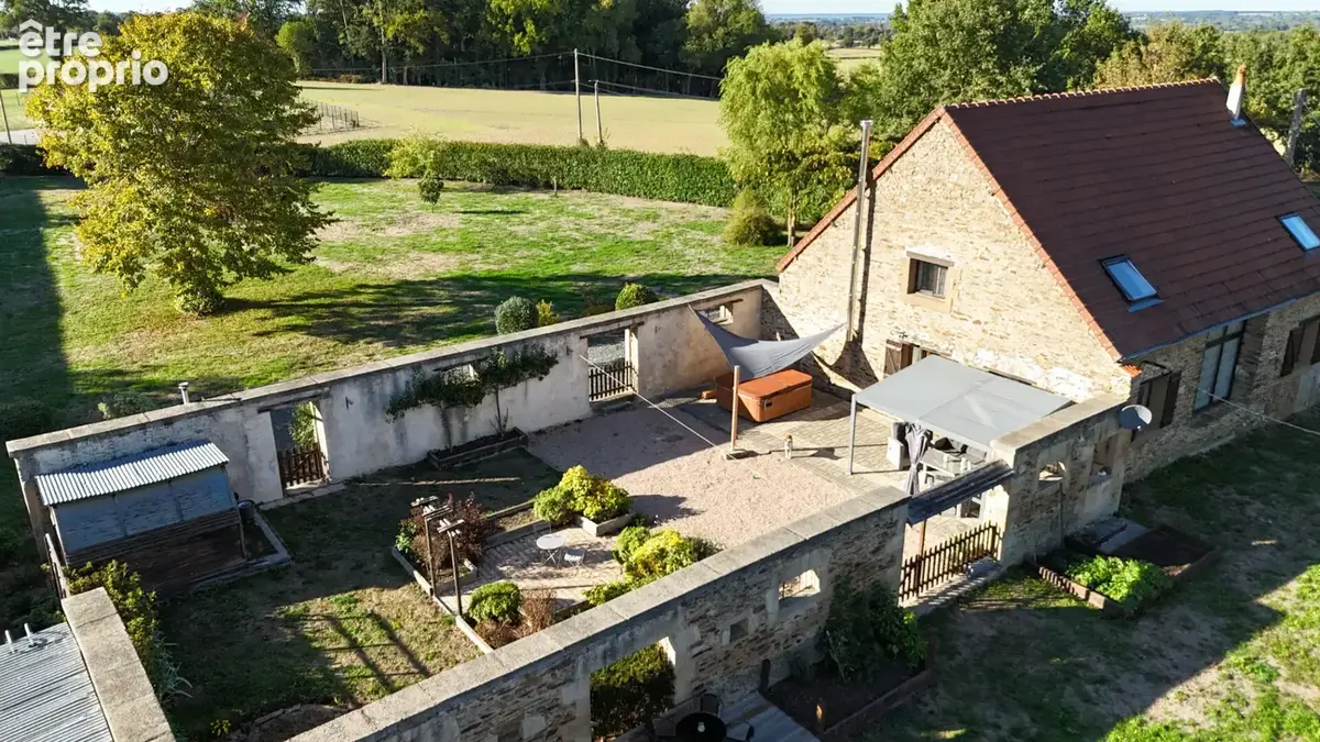 INDRE - Superbe grange rénovée, vaste espace de vie ouvert, jardins et jacuzzi. - photo 18