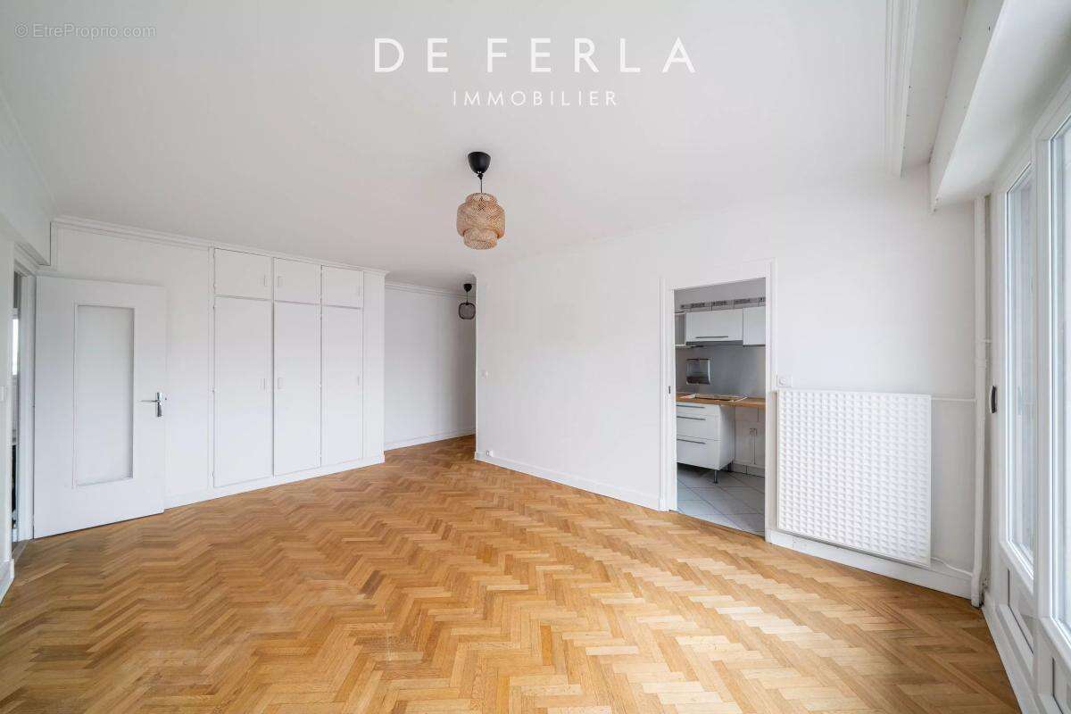 Appartement à PARIS-15E