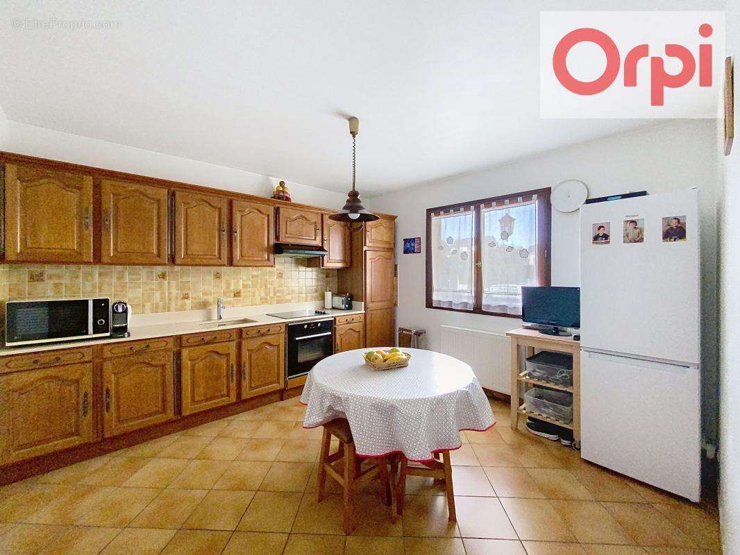 Maison à LES CLAYES-SOUS-BOIS