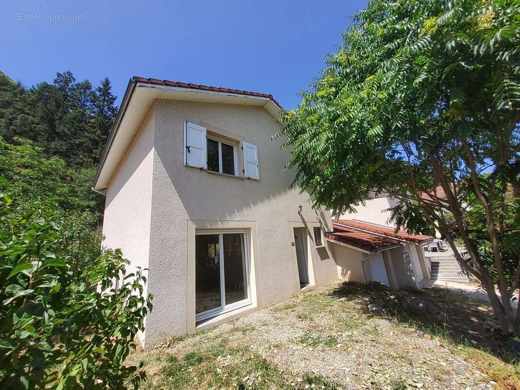 Vinay – Maison T4 de 95 m² avec garage, terrain de 646 m² - photo 2