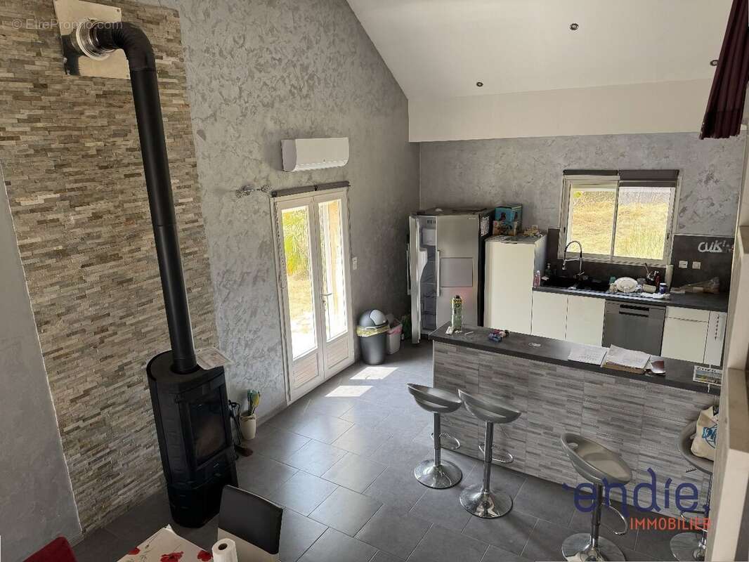 Maison à MORNAY-SUR-ALLIER