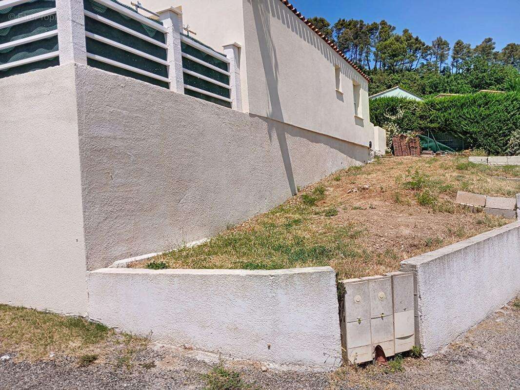 Maison plain-pied de 86.25m² sur terrain 350m² avec garages - Montfort Sur Argens - photo 17