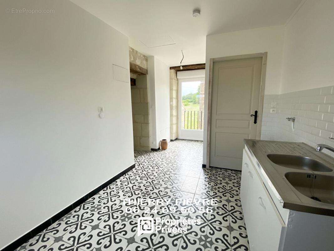 À vendre 86200 Glénouze Maison de 10 pièces 312 m2 avec gîte indépendant, dépendance, terrain, bois et caves - photo 12