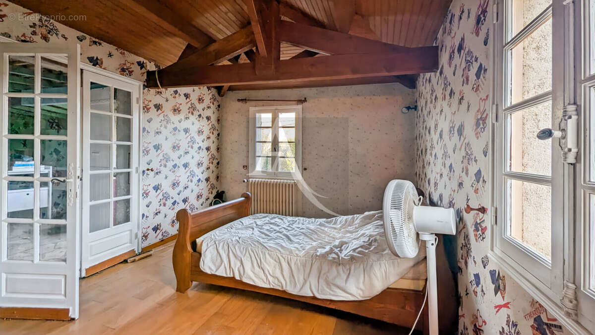 Maison à BLANQUEFORT-SUR-BRIOLANCE