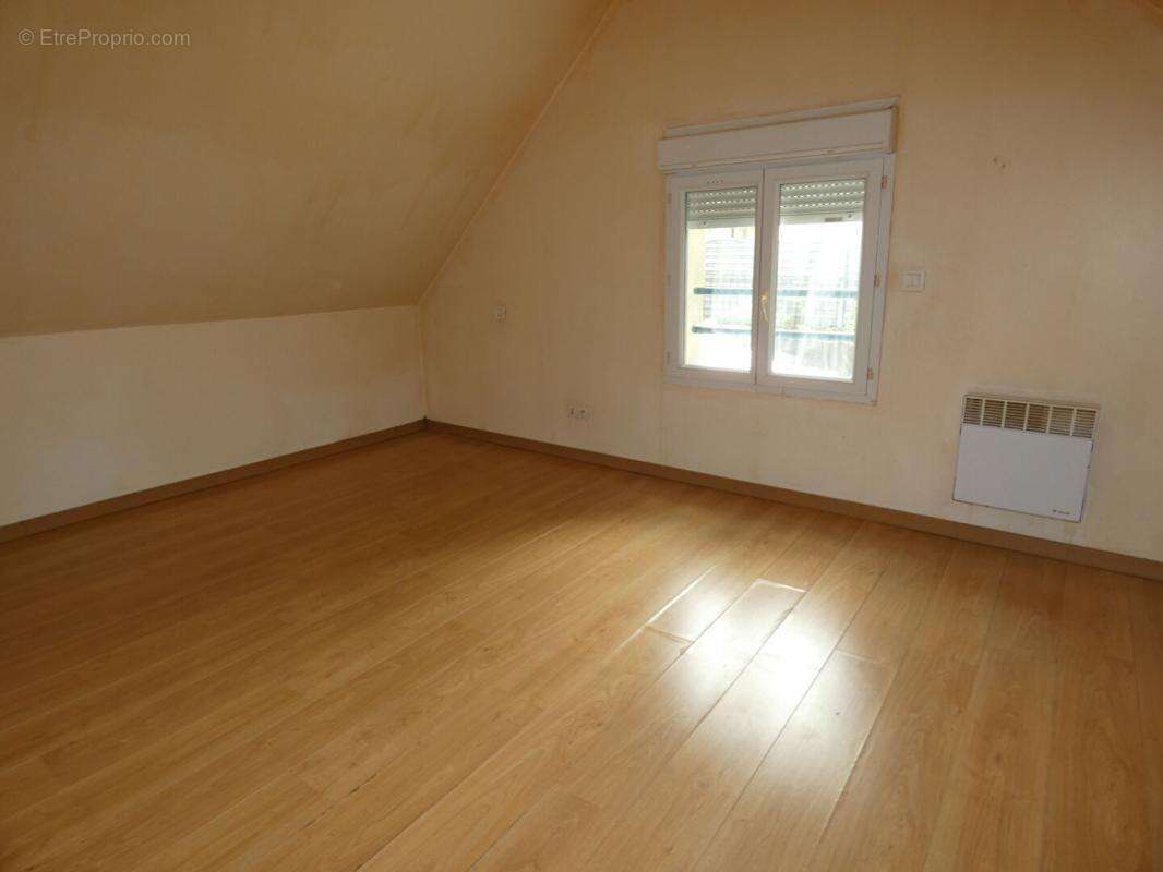 Appartement à IVRY-LA-BATAILLE